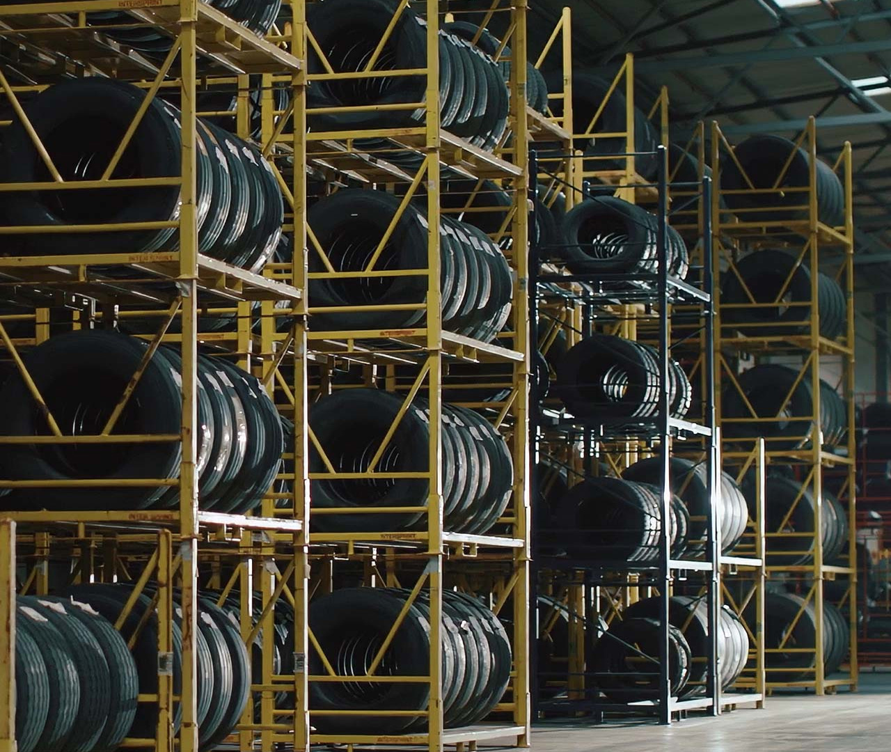 Magazyn Quality Truck Tyres